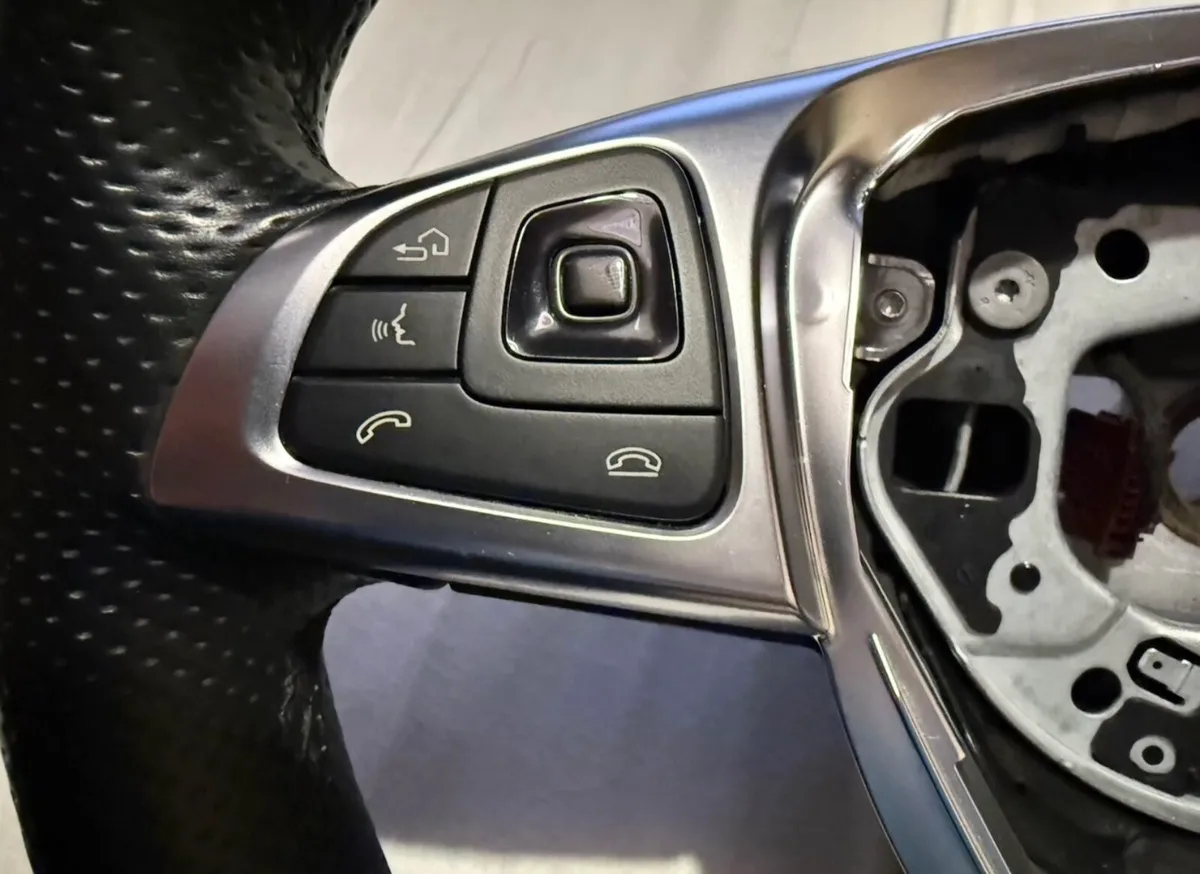 Mercedes W213 AMG line Steering wheel - Image 3