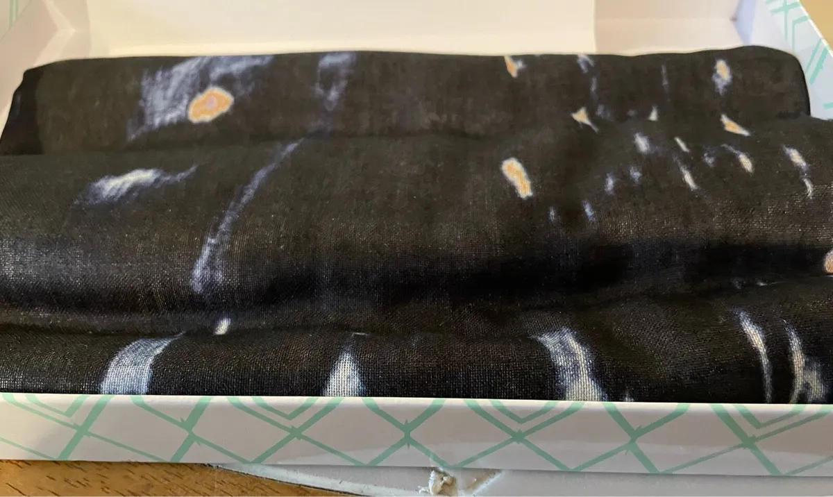 KDK scarf - brand new in original packaging - Image 3