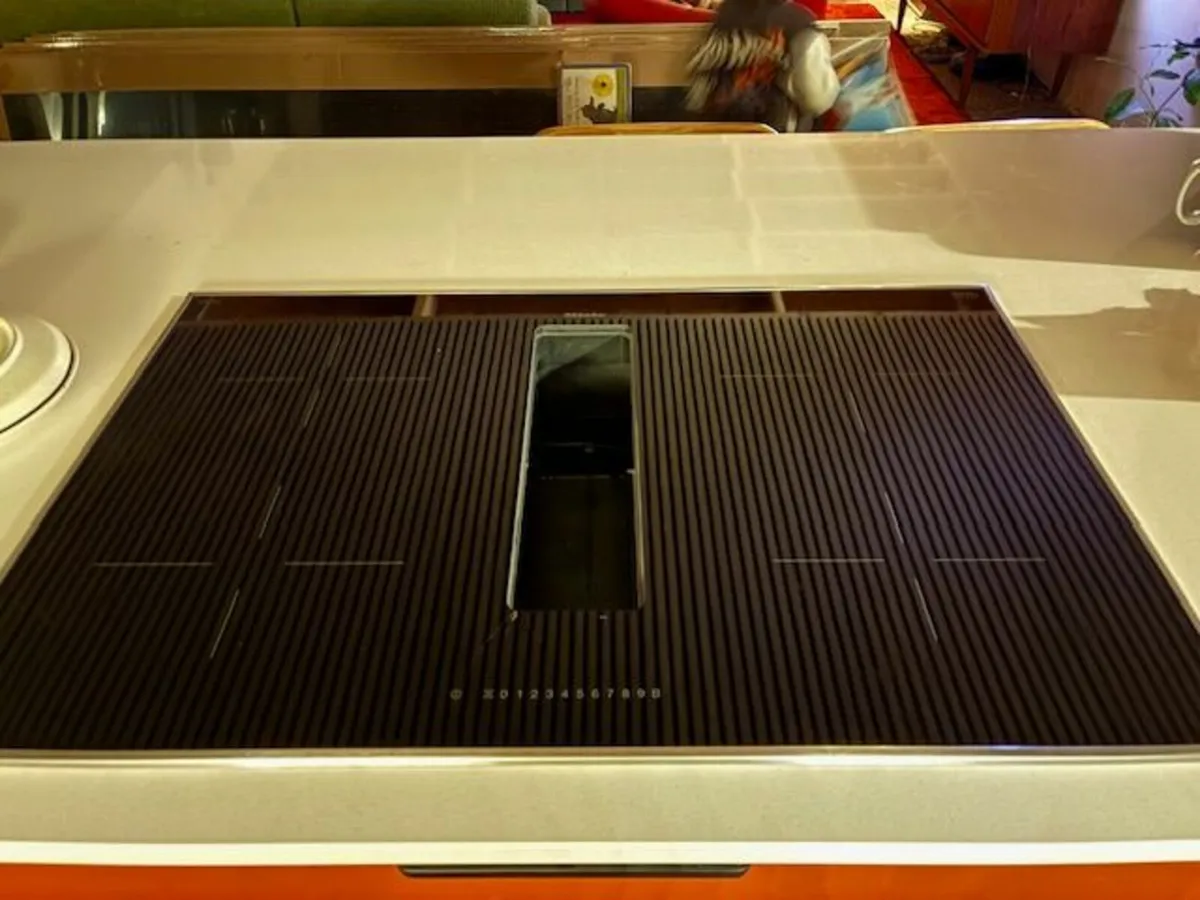 Miele Induction Hob with Integrated Extractor Fan - Image 3