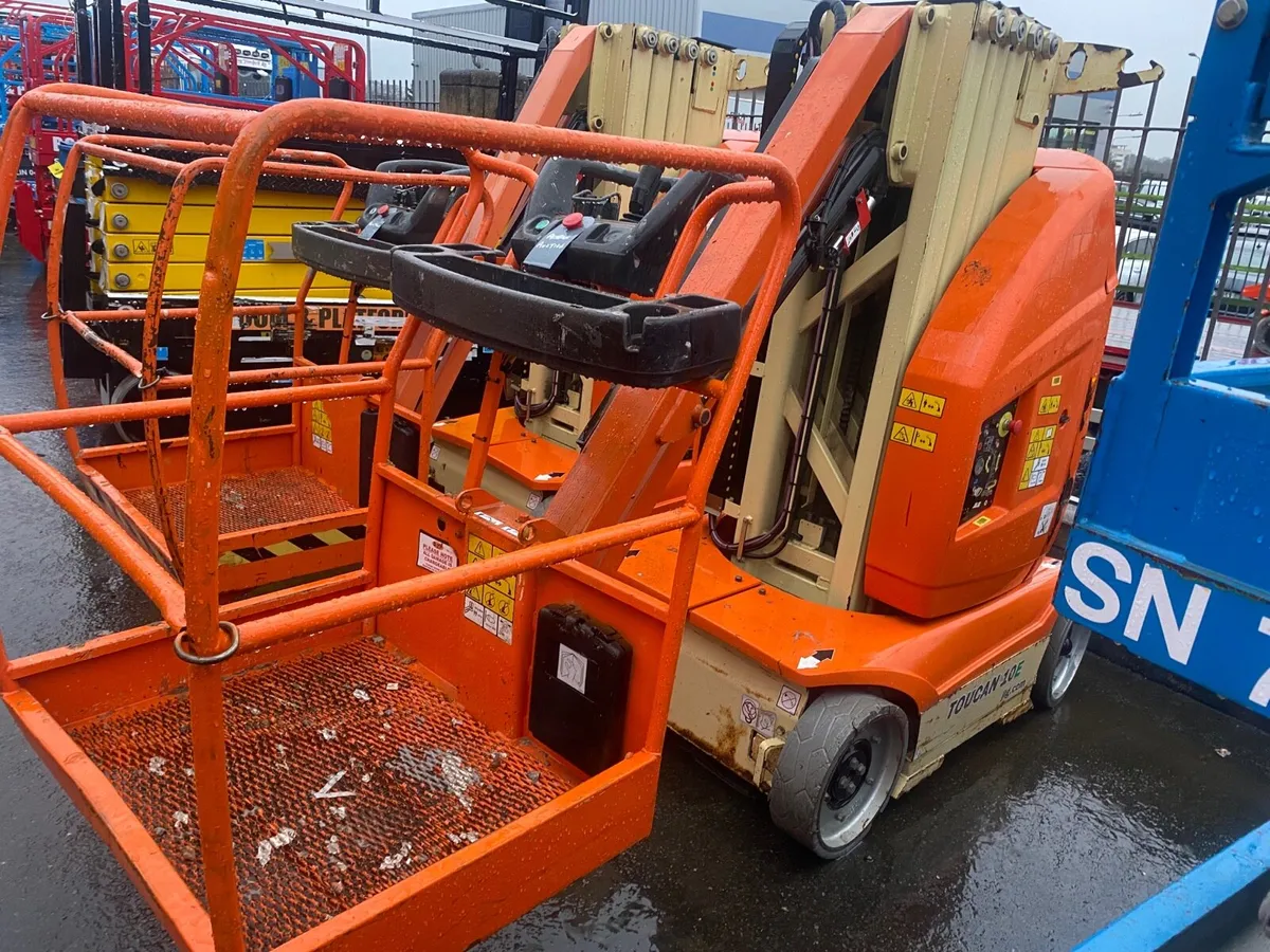 JLG MAST BOOM LIFT - Image 2