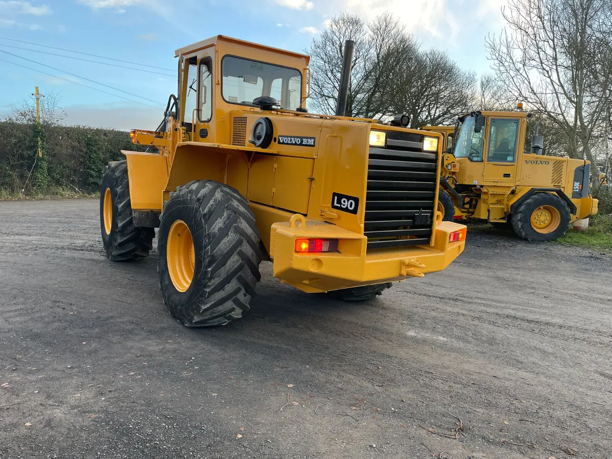 Volvo L90 Loading Shovel - Image 3