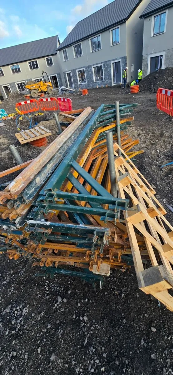 Scaffolding equipment - Image 1