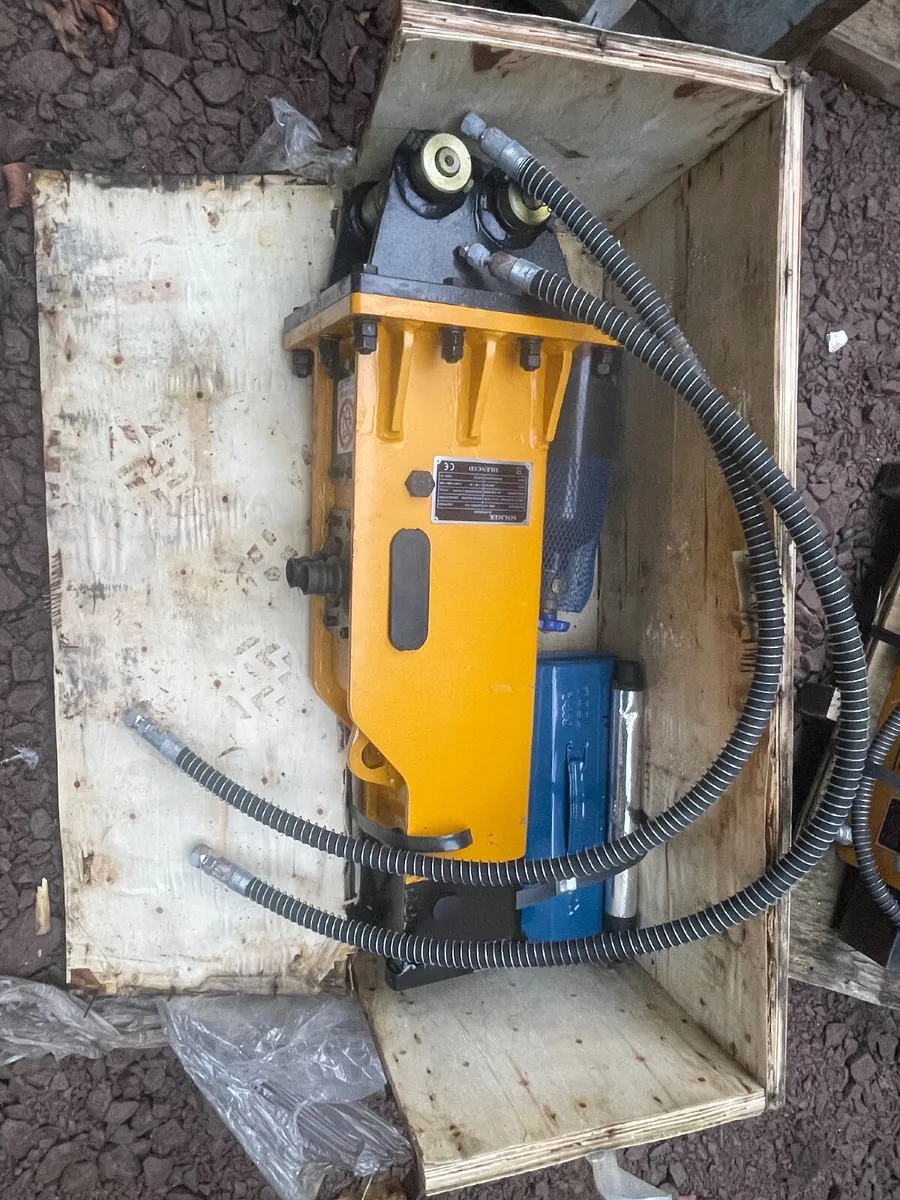 New/ unused solmek rock breaker - Image 2