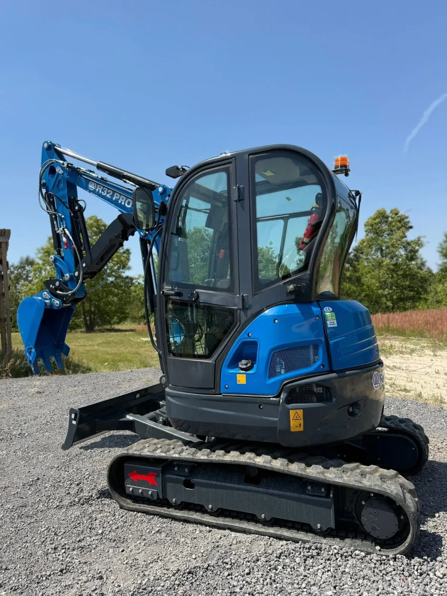 Rippa R32 Pro... 3.2 Ton Excavator... - Image 1