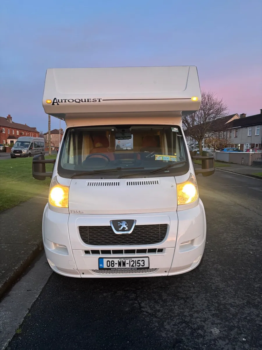 Camper van - Image 2