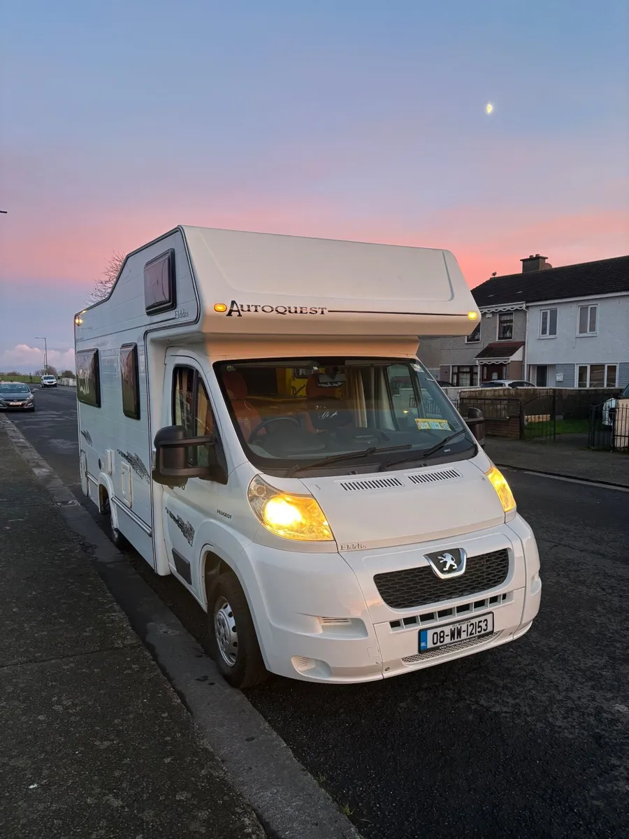 Camper van - Image 1