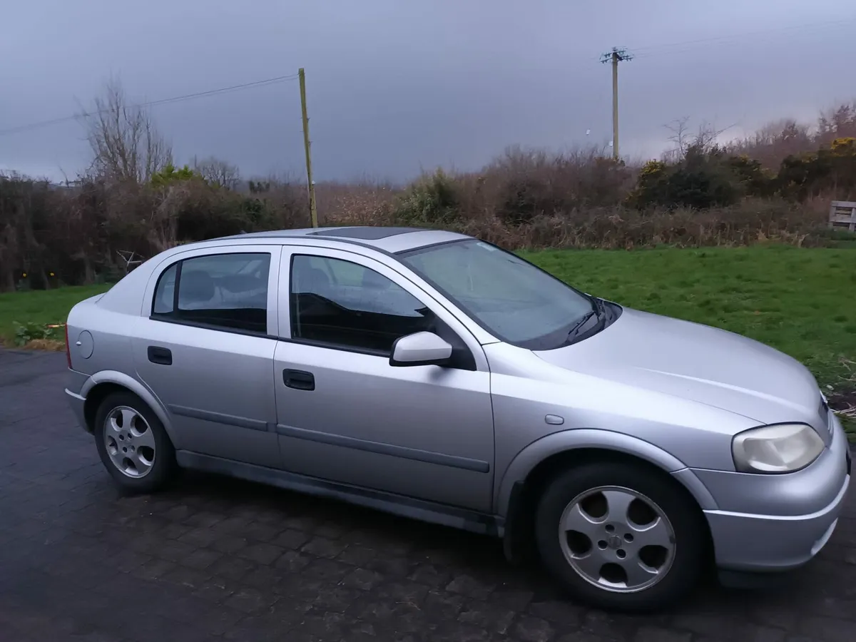 Opel Astra 1.4 - Image 1