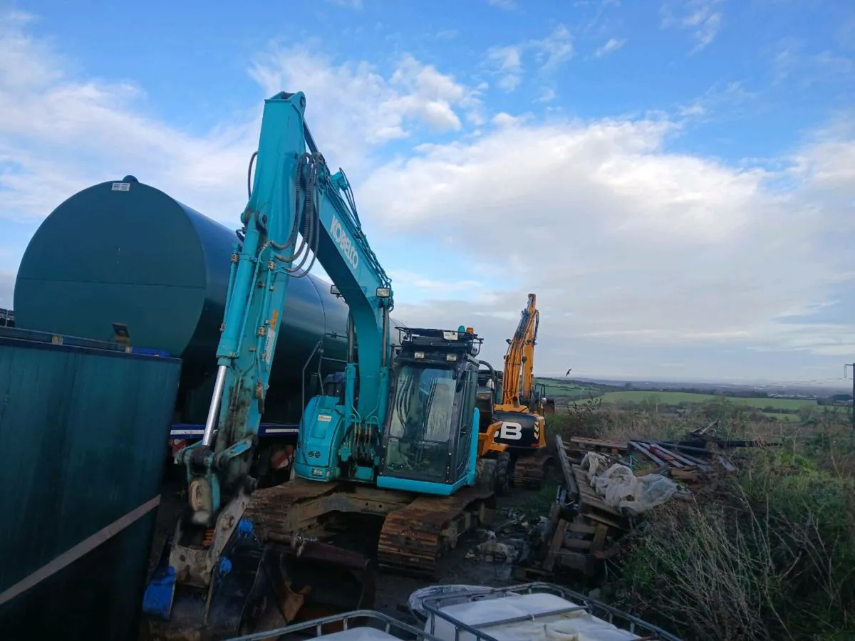 JCB 130 LC & KOBELCO 140SR - Image 4