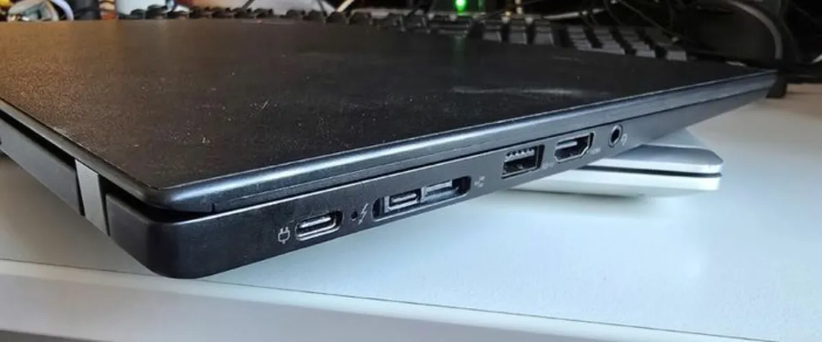 Lenovo T14s | Intel i7 | 16GB Ram | 256GB Nvme SSD - Image 3