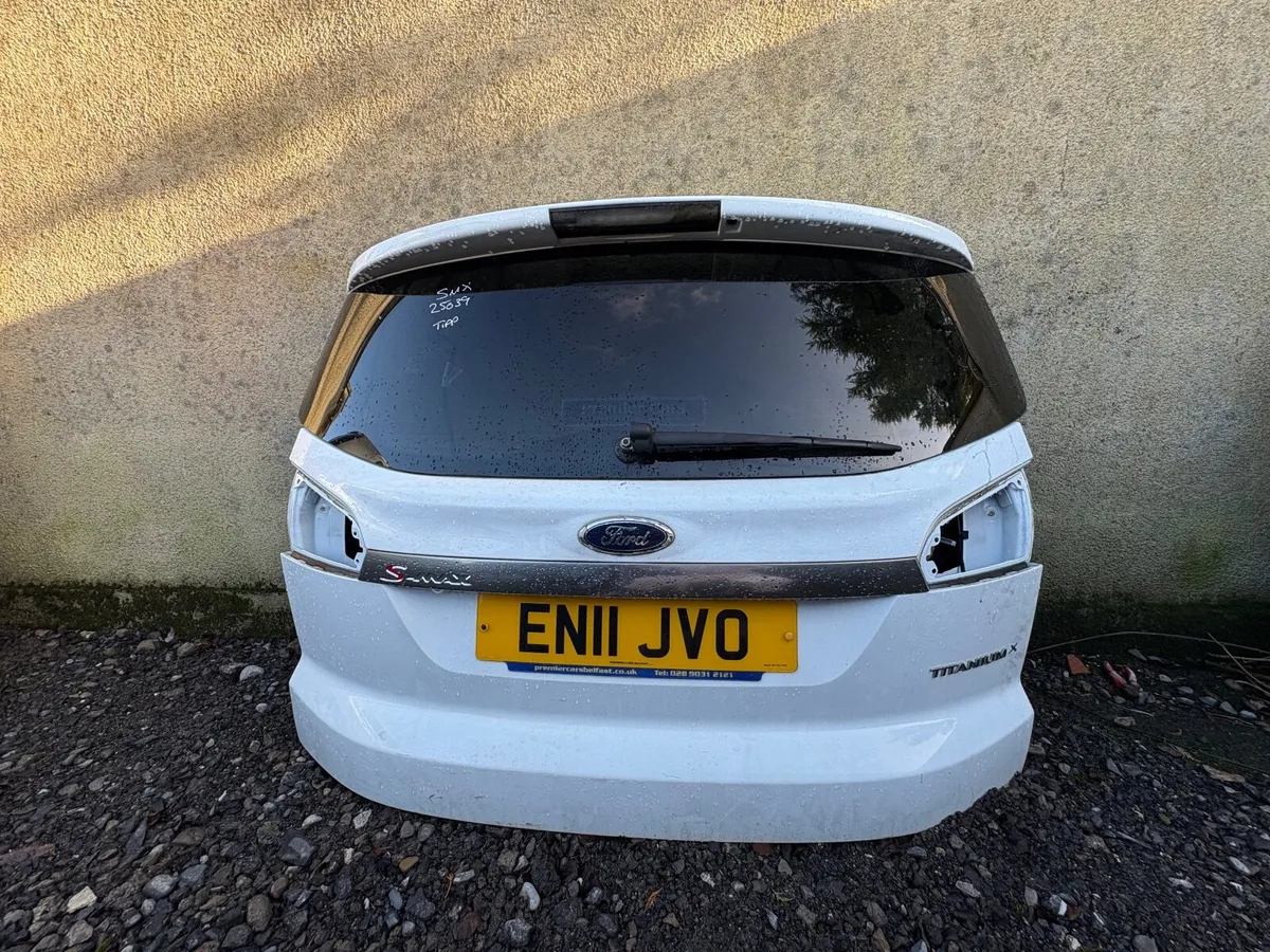 Ford S Max boot door , in good condition as seen i