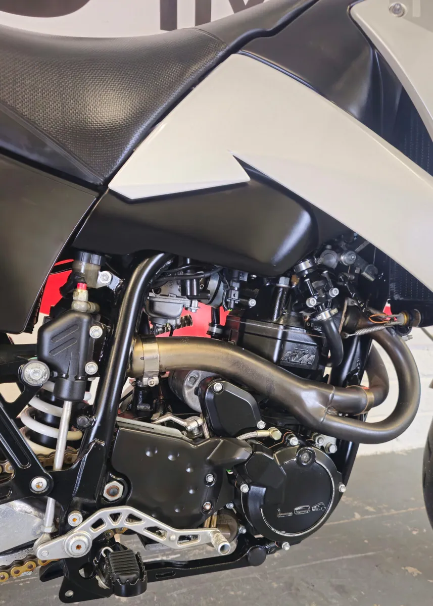 2002 KTM 640 Duke - Image 2