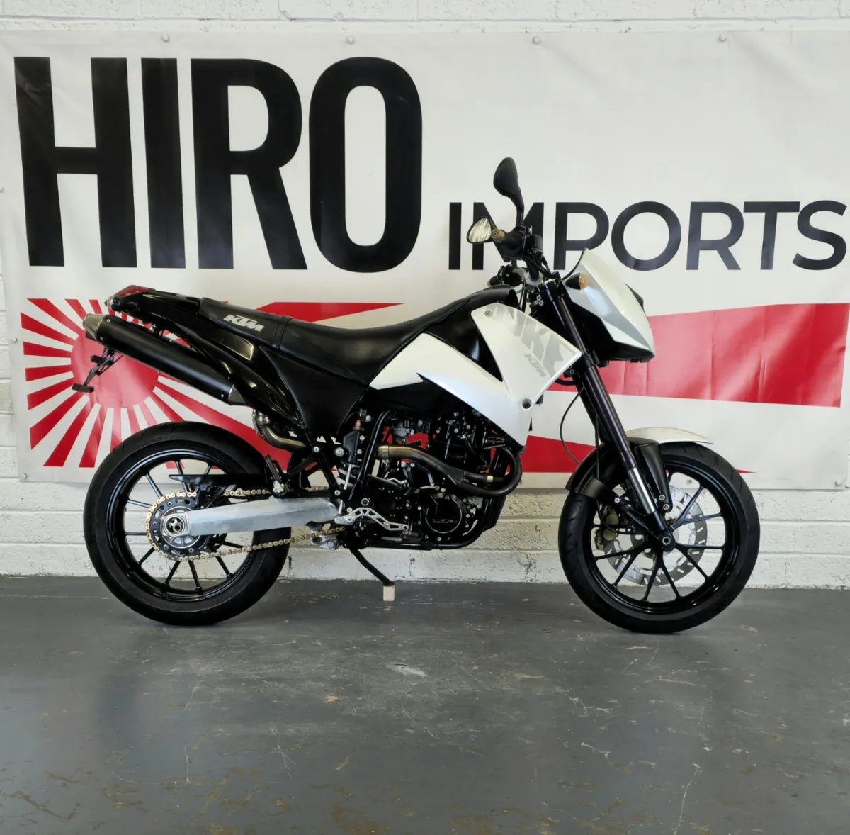 2002 KTM 640 Duke - Image 1