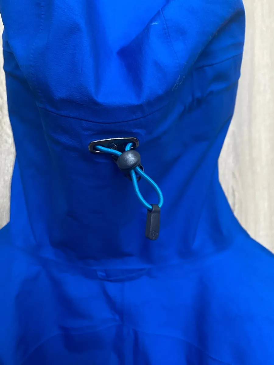 Men’s Norrona Gore-Tex Ski Jacket - Image 2