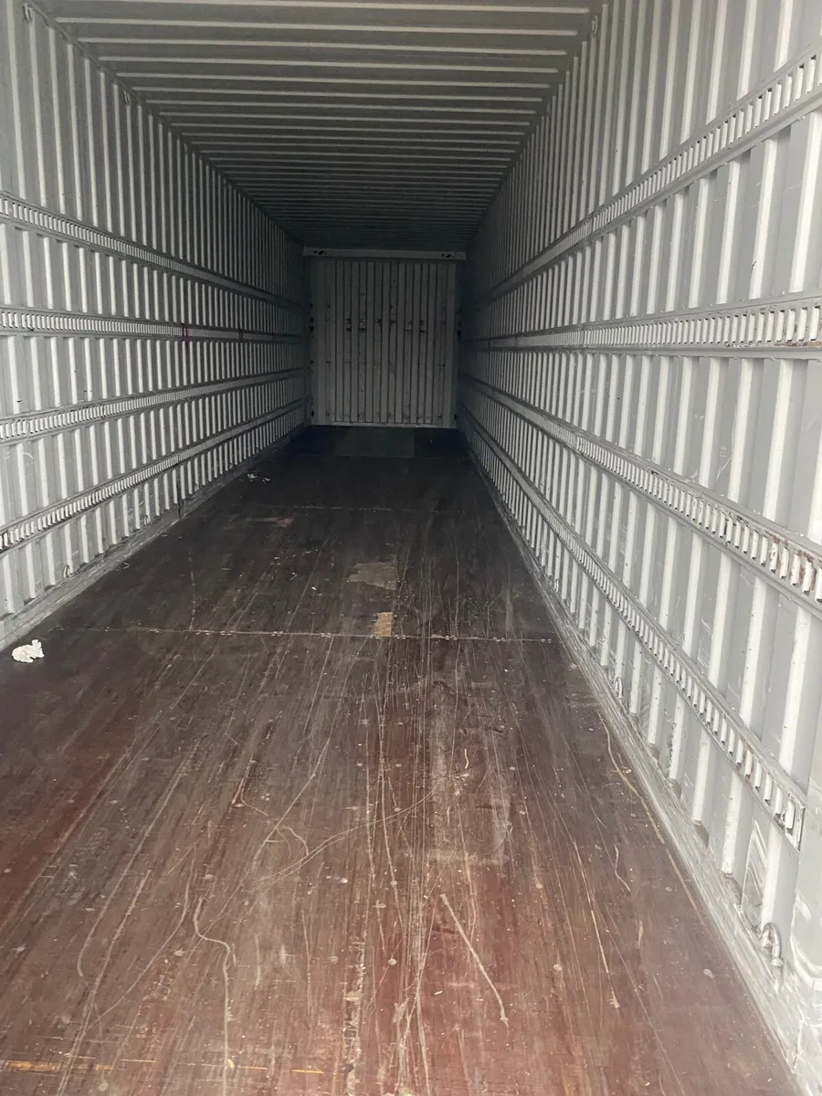 Shipping containers - Image 4