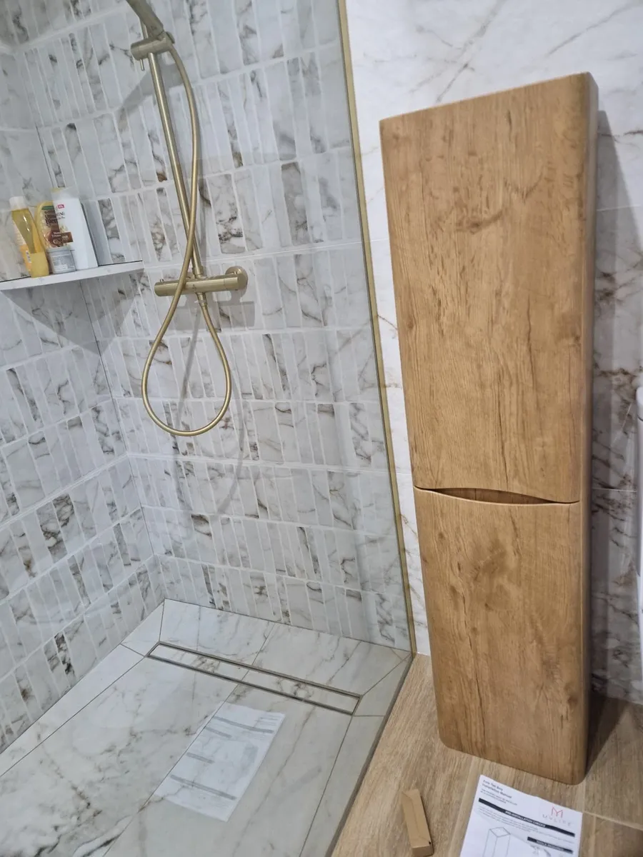 Bathroom wall hung unit - Image 1