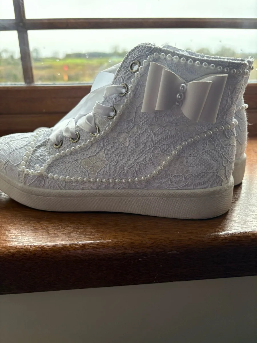 Communion boots - Image 3