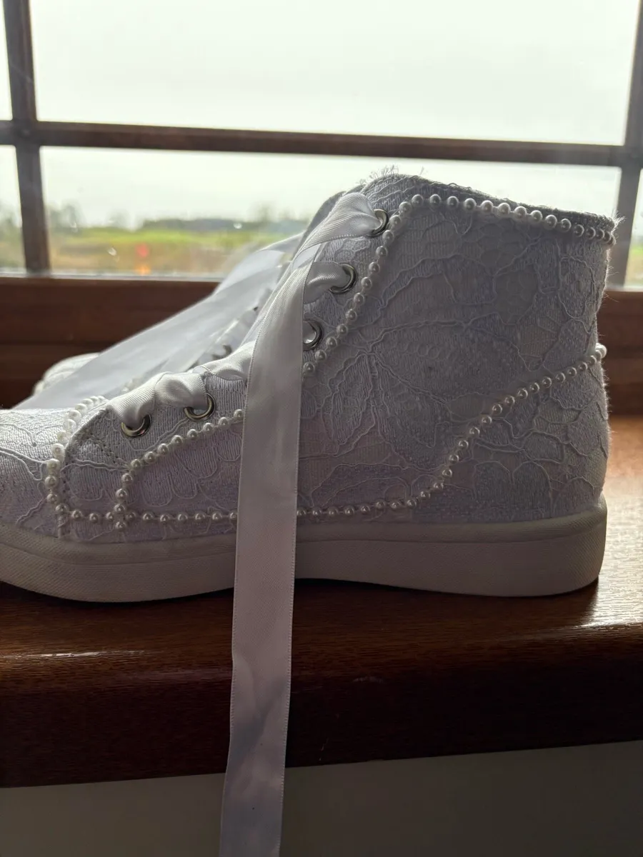 Communion boots - Image 4