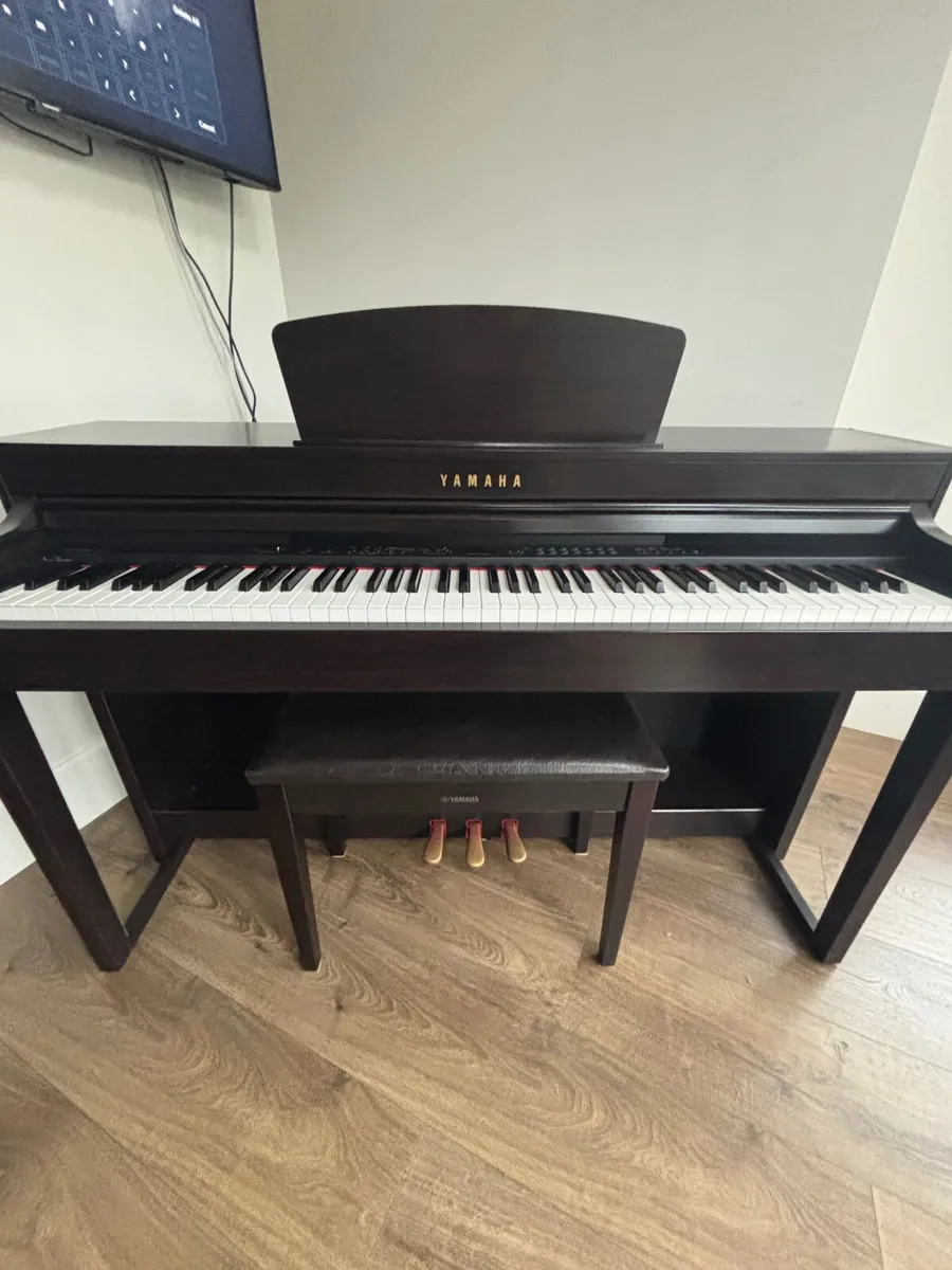 Yamaha Clavinova CLP 430 piano - Image 1