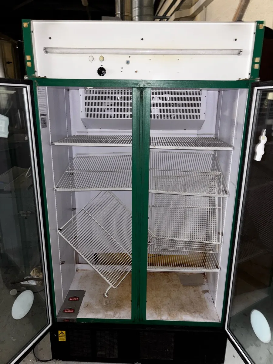 Double door display fridge (non working ) - Image 2