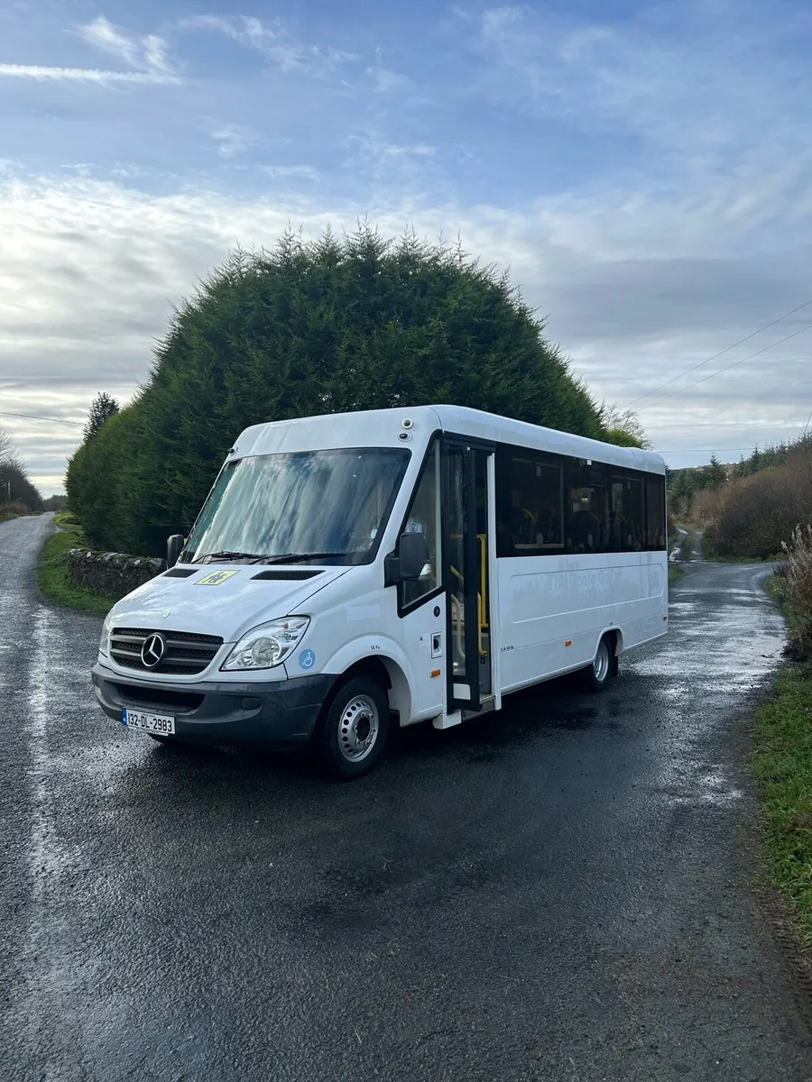 Mercedes sprinter minibus - Image 2