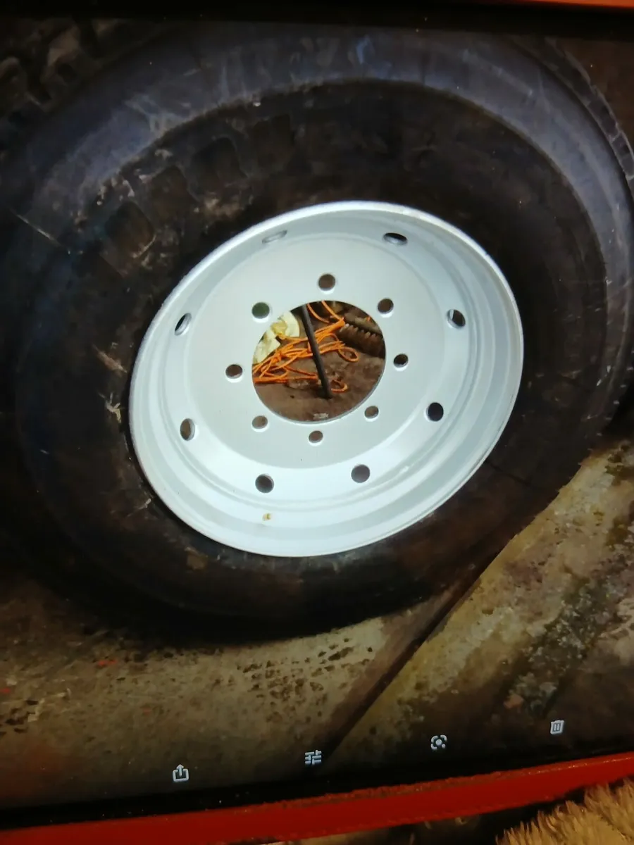 Tractor wheels for sale - Image 4