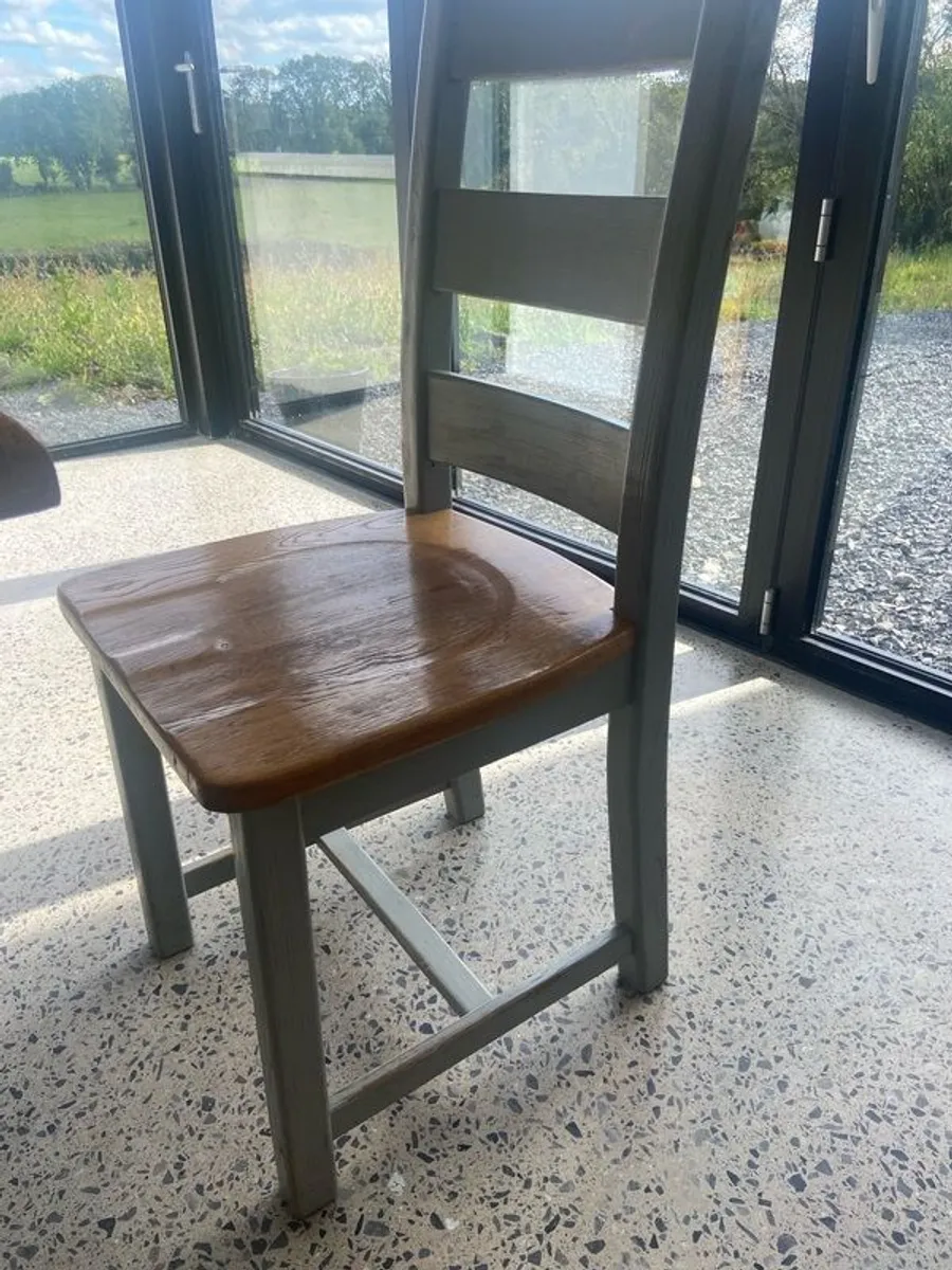 Oak Table and chairs - Image 4
