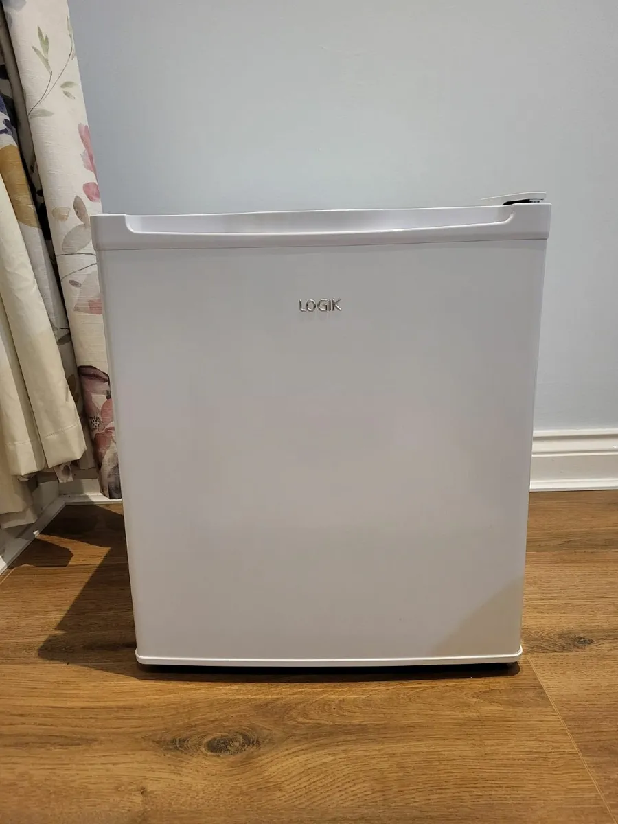 Logik Mini Fridge - Image 1