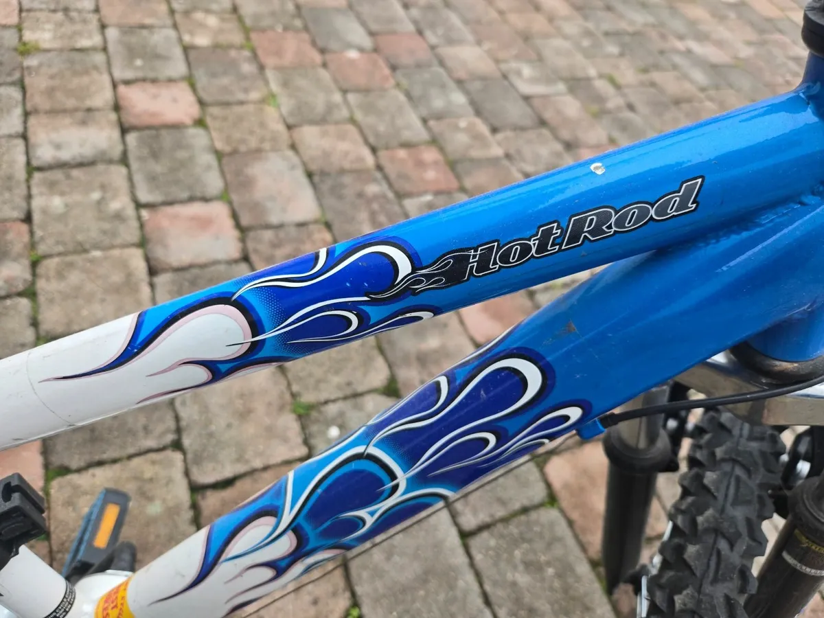 Childs bike - Image 4