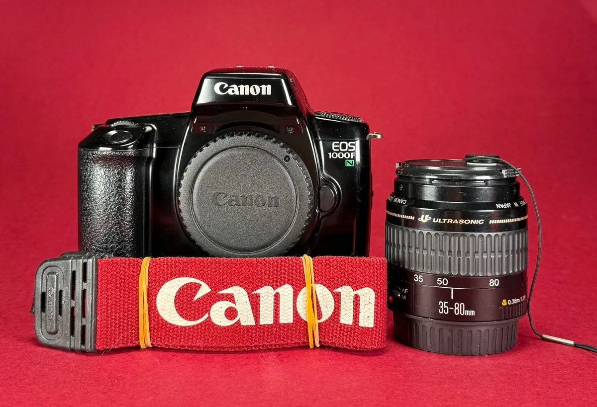 Canon EOS 1000FN Canon EF 35-80mm Ultrasonic lens - Image 1