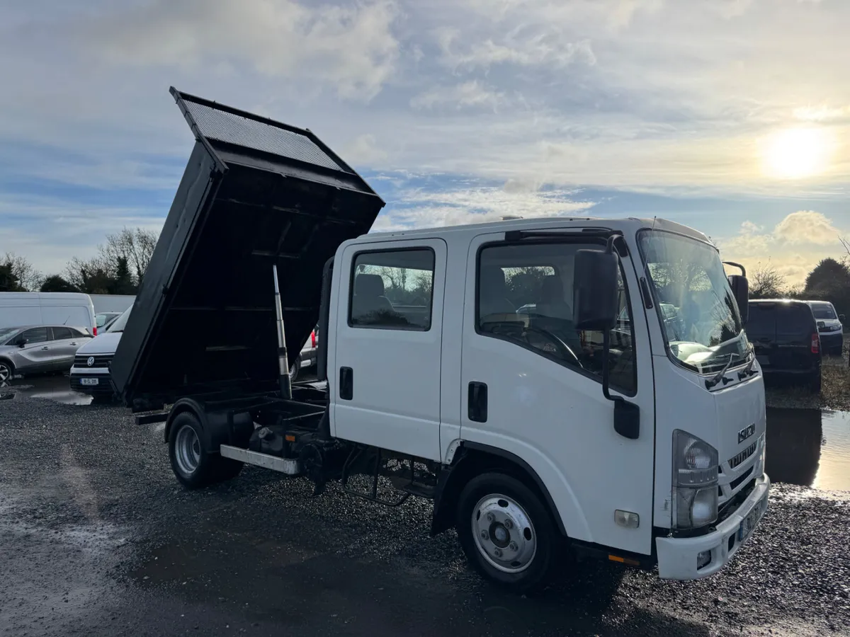 Isuzu NL Crewcab tipper low mileage - Image 2
