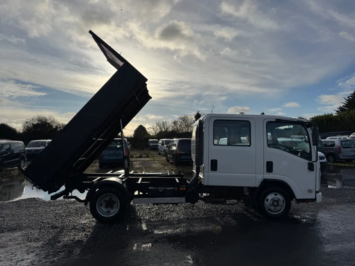 Isuzu NL Crewcab tipper low mileage - Image 3