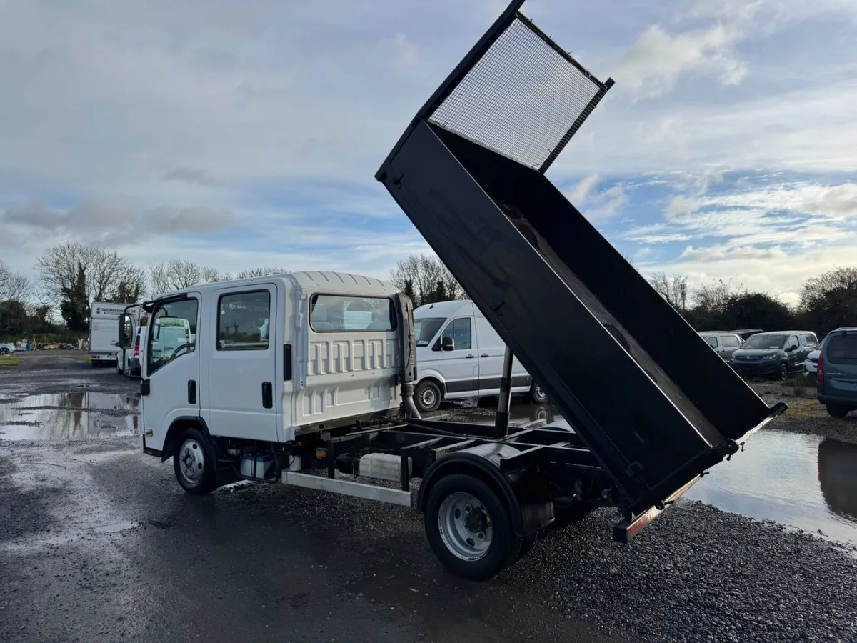 Isuzu NL Crewcab tipper low mileage - Image 4