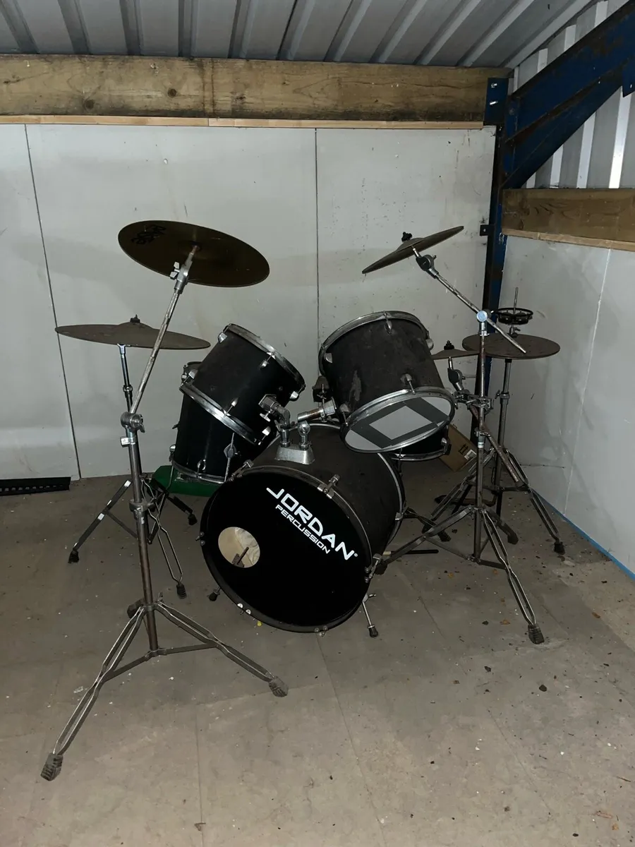 Drum kit - Image 1