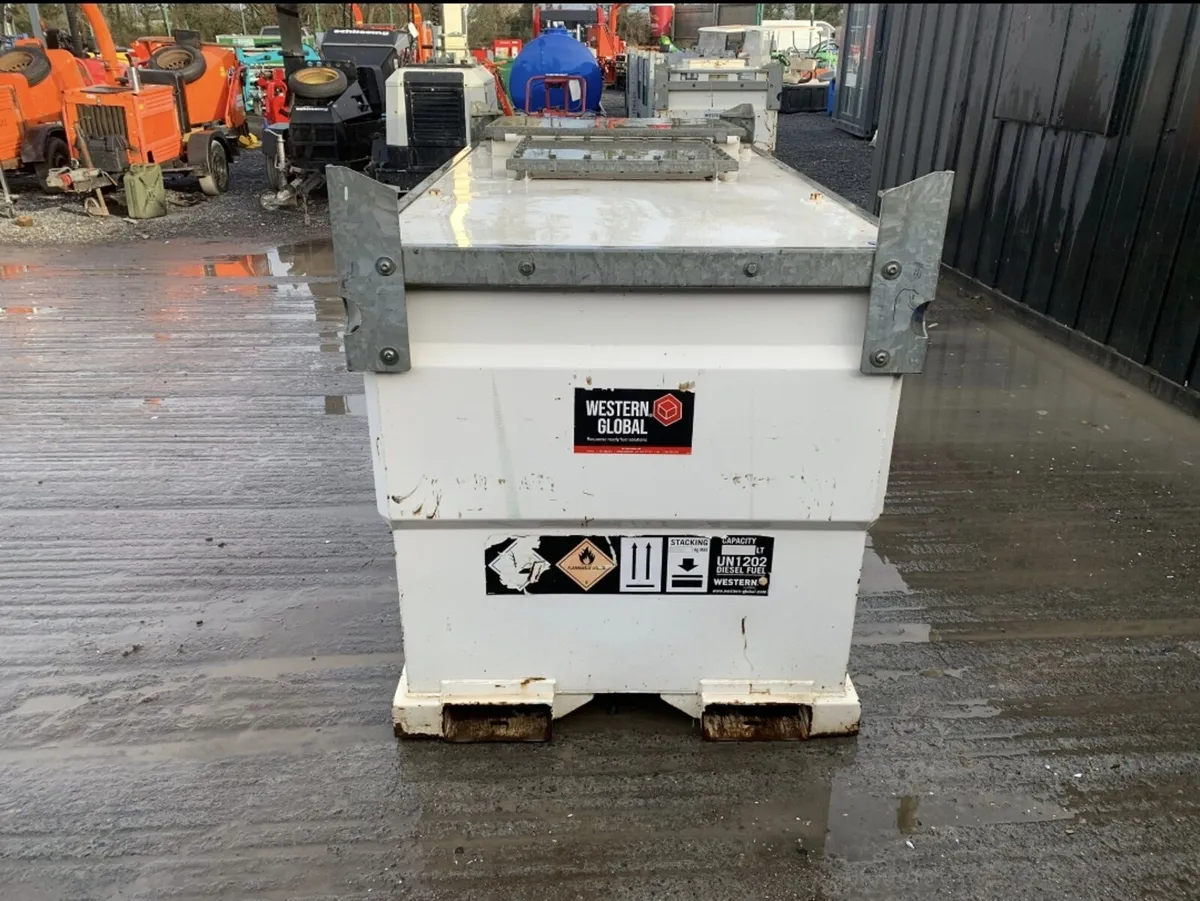 2000L Western Static Fuel Bowser - Image 3
