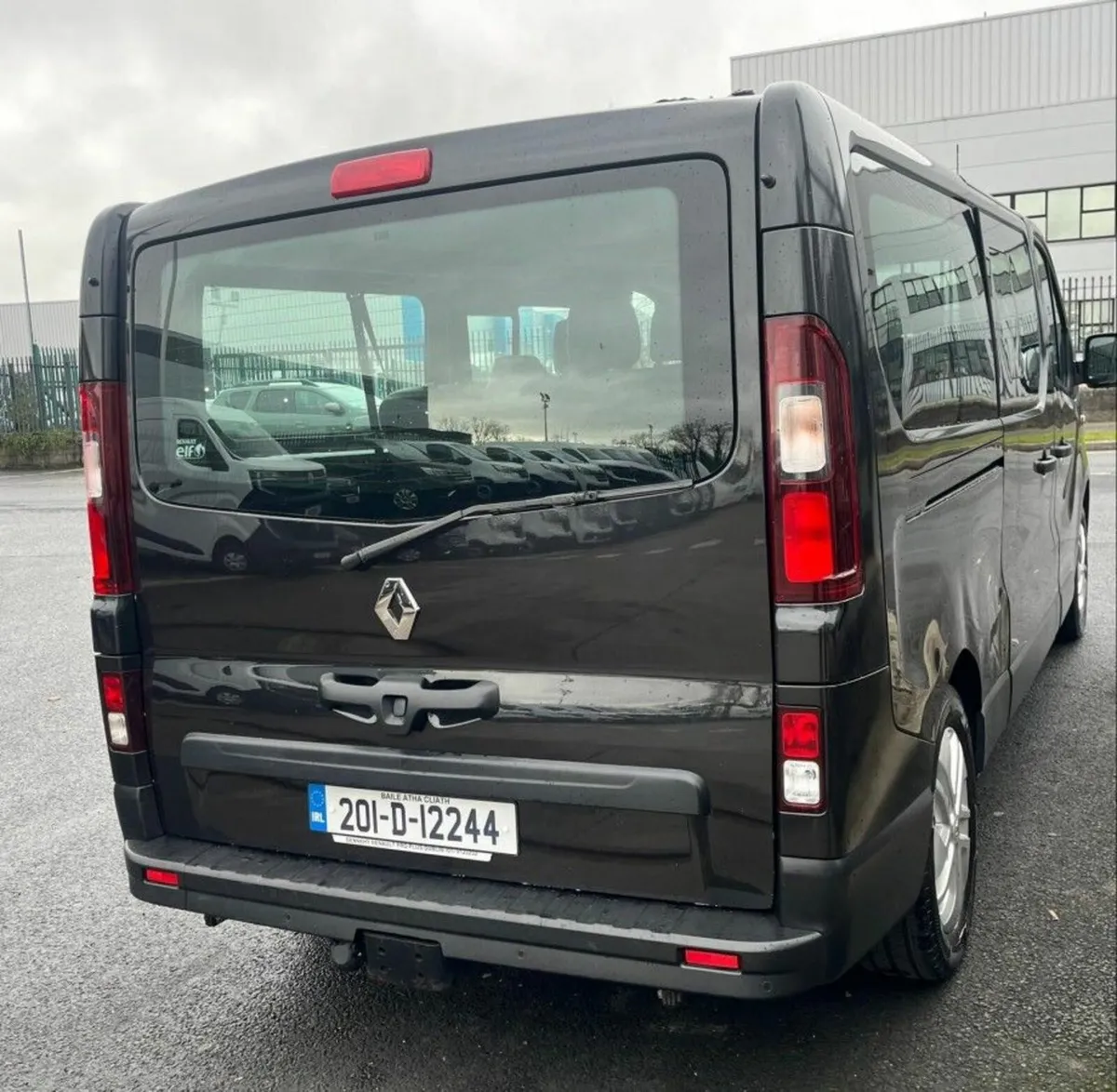 Renault Trafic 9 Seat 170hp auto Sport - Image 4