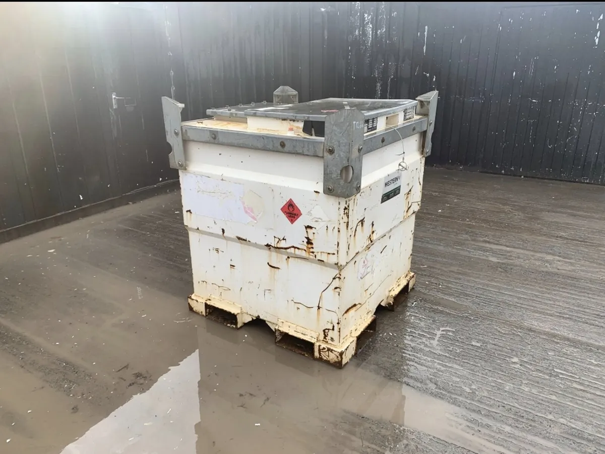 Western 950L Fuel Cube - Image 1