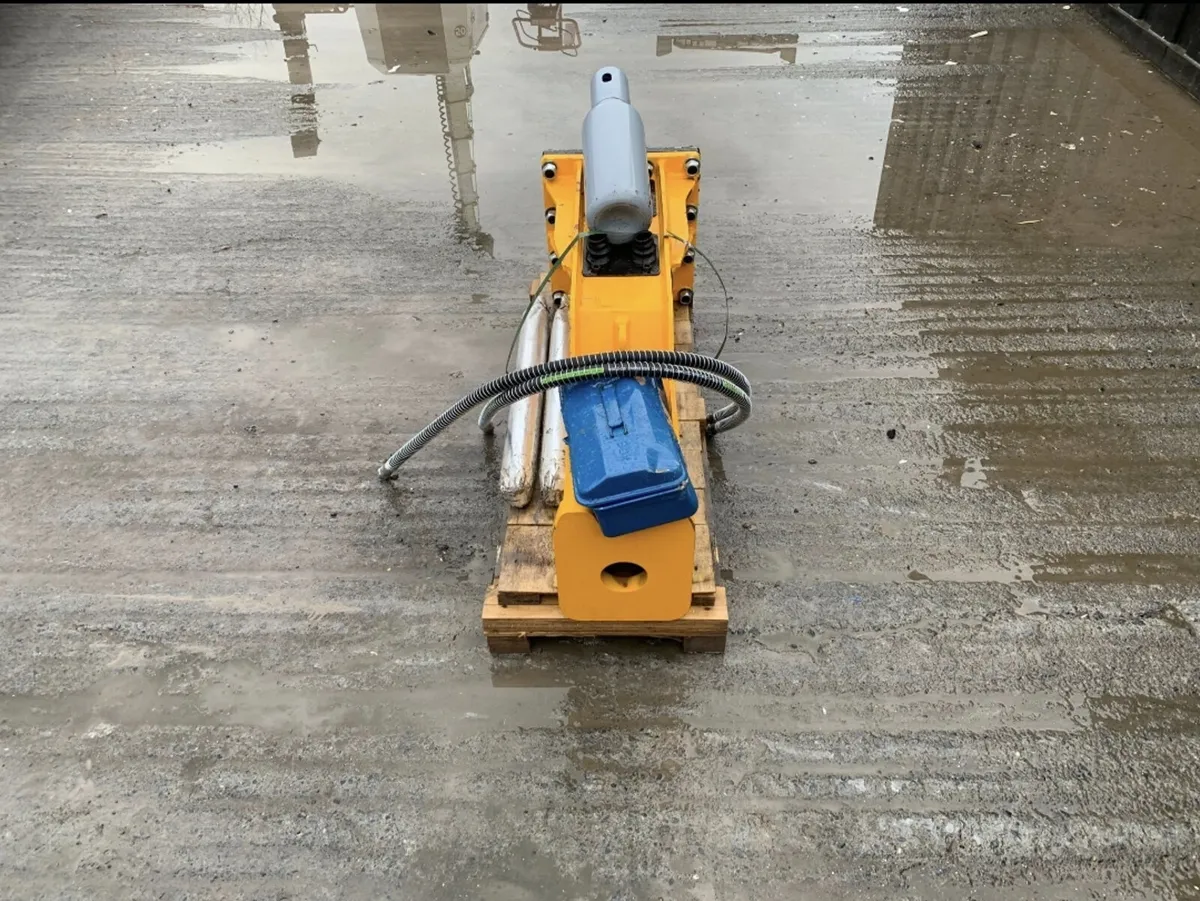 Hydraulic Breaker – 5–7 Ton Digger - Image 3