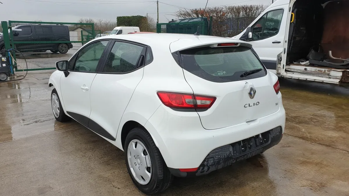 *For parts* Renault Clio, 0.9 petrol 5 speed (2013 - Image 2
