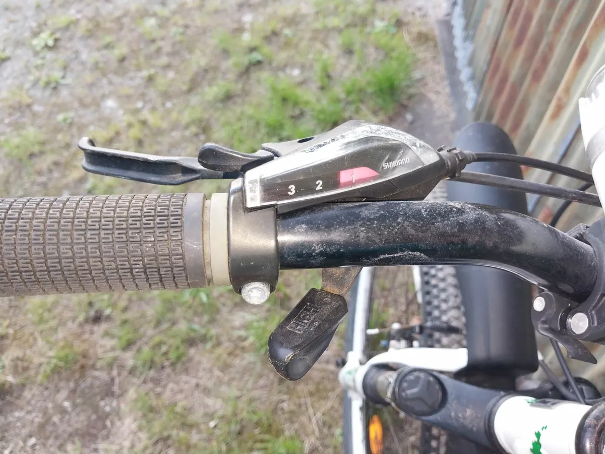 Mountain Bike plus accessories - Image 4