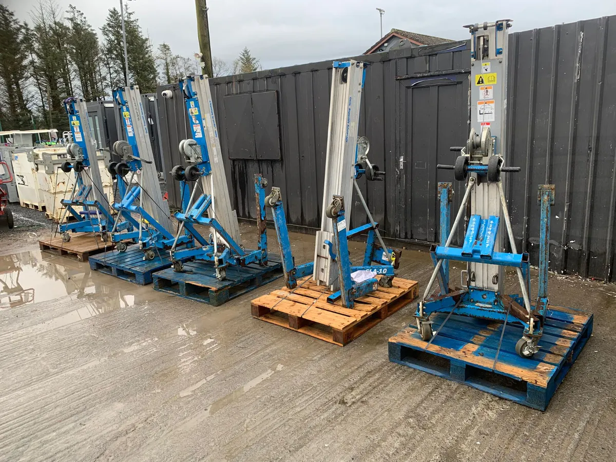 Genie SLA-10 Material Lift - Image 3