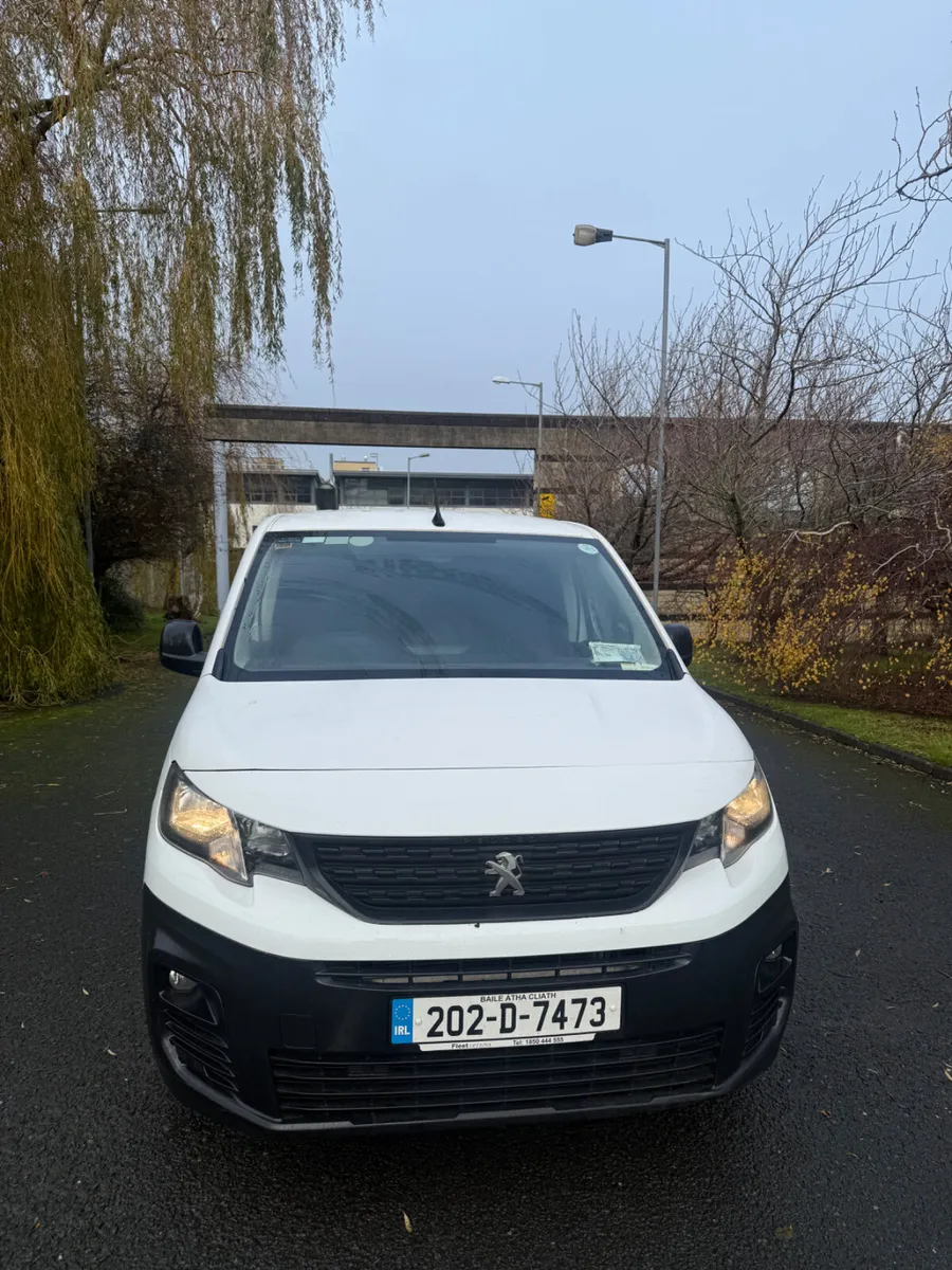Peugeot Partner 202 3 Seats INCLUDES VAT - Image 2
