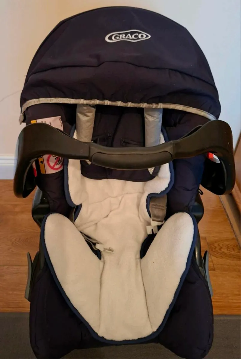 Graco Infant carseat CLEARANCE - Image 1