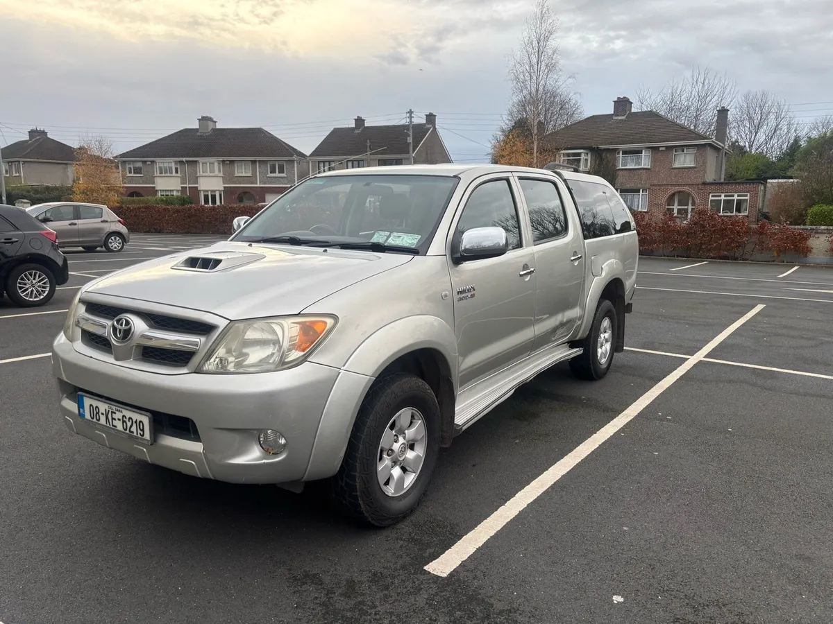 Toyota Hilux - Image 1