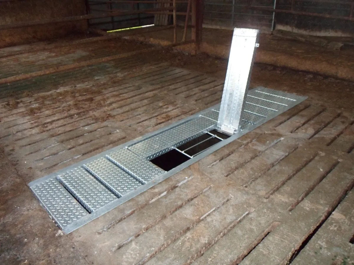 Replacement Manhole Cover - Image 4