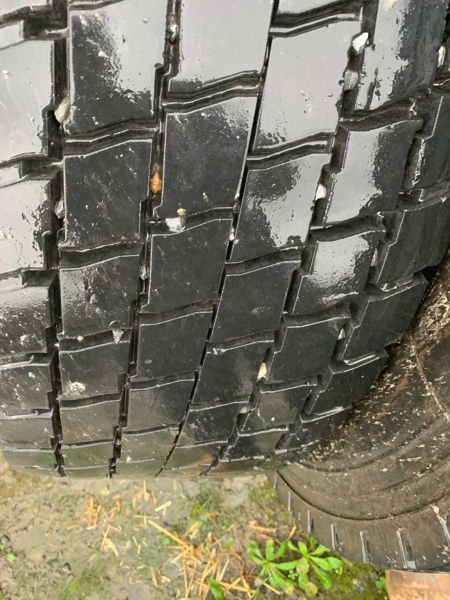 Truck tyres - Image 1