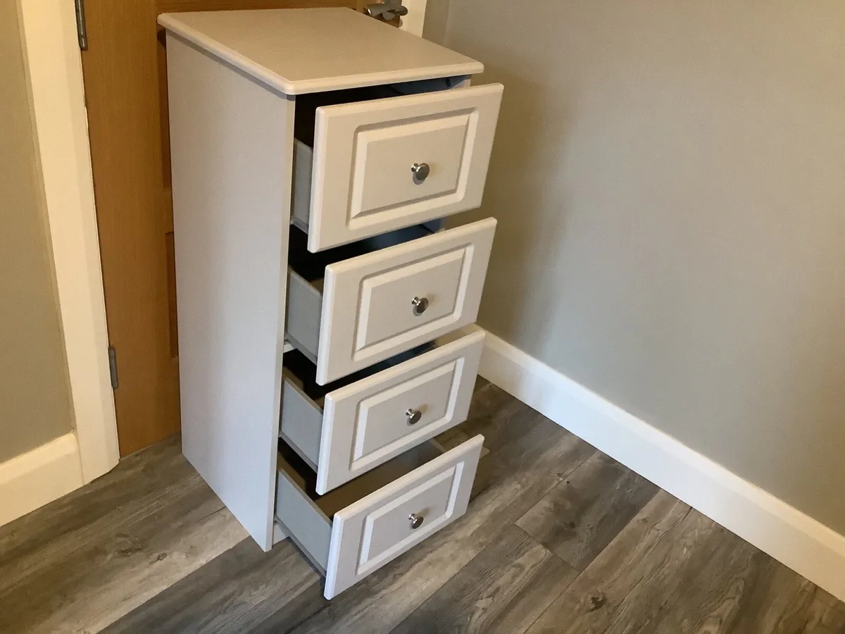 New chest of drawers - Image 3