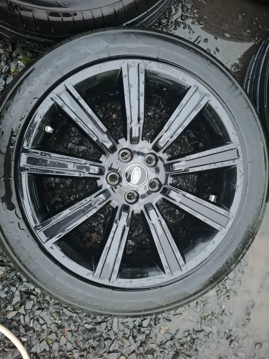 21" Genuine Range Rover Alloys with tyres - Image 1