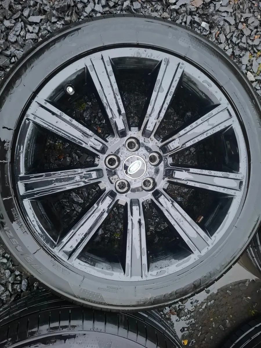 21" Genuine Range Rover Alloys with tyres - Image 2