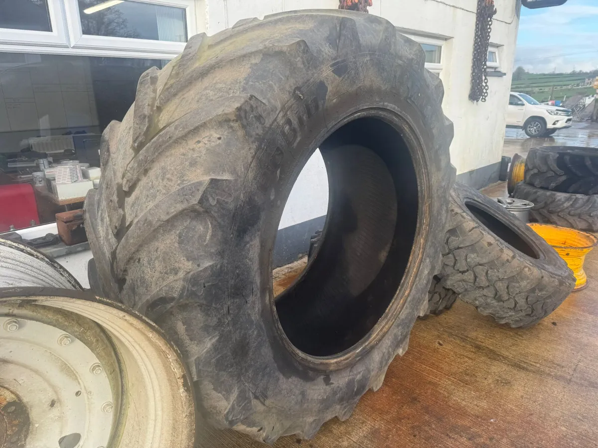 1 x Michelin XeoBib 710/60 R42 - Image 3