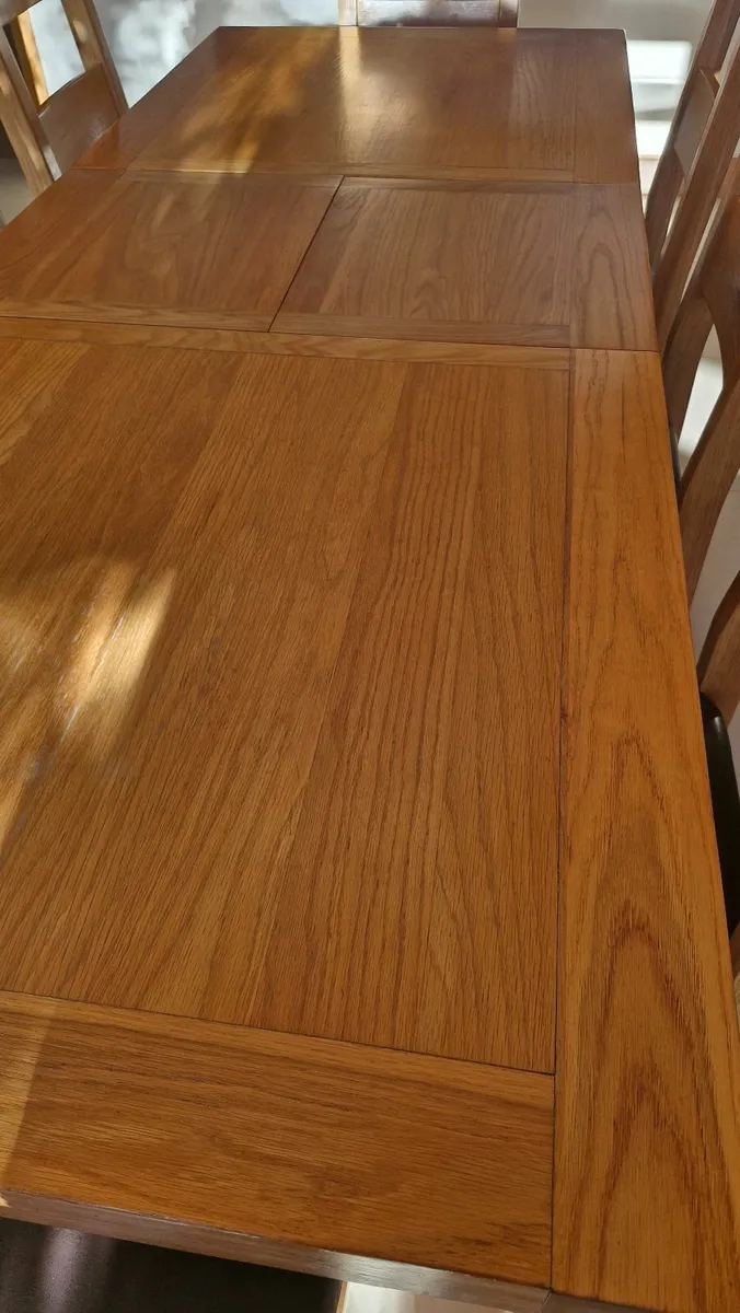 8/10 seater oak kitchen table - Image 3